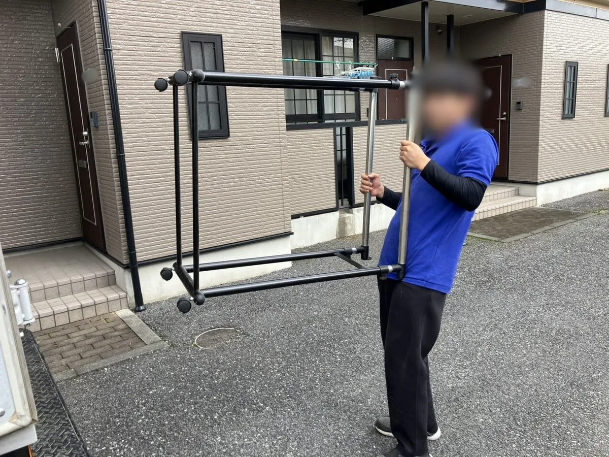 「1Kのマンションからソファ・家具を回収させていただきました」作業写真