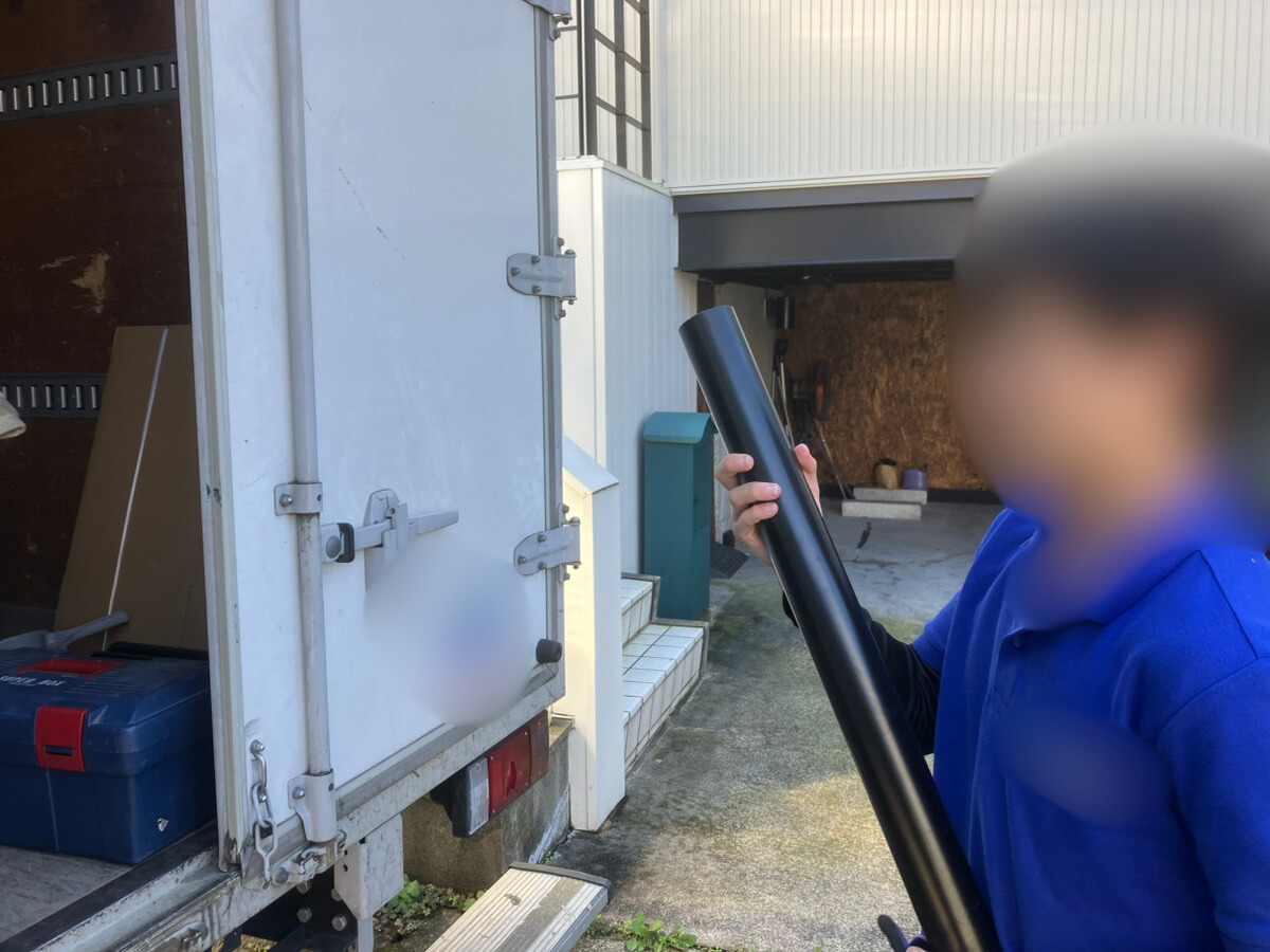 「1LDKの一戸建てから不要なテーブルをお引き取りしました」作業写真